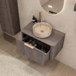 Rond hangend donker eiken badkamermeubel 80 cm met afgeronde hoeken en beige marmerlook waskom