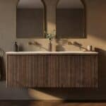 Hangend donker eiken badkamermeubel 140 cm met vlak front, binnenlade en dubbele solid surface wastafel