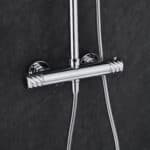 Moderne opbouwdoucheset in chroom met thermostatische douchekraan, hoofddouche van Ø20 cm en handdouche. Verkrijgbaar in 6 kleuren en voorzien van 5 jaar garantie. Kenmerkend voor de Toscana serie is het gedraaide reliëf op de bediening: een subtiel