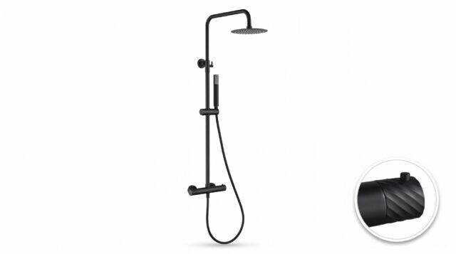 Stijlvolle opbouwdoucheset in mat zwart, thermostatische douchekraan en hoofddouche van Ø20 cm. Inclusief handdouche. Verkrijgbaar in 6 kleuren en voorzien van 5 jaar garantie. Kenmerkend voor de Toscana serie is het gedraaide reliëf op de bediening: