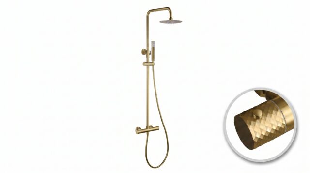 Luxe opbouwdoucheset in geborsteld goud met PVD-coating, thermostatische douchekraan en hoofddouche van Ø20 cm. Inclusief verstelbare handdouche. Verkrijgbaar in 5 kleuren en 5 jaar garantie.
