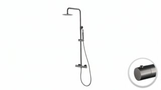 Luxe opbouwdoucheset in Black Gun Metal met PVD-coating, thermostatische douchekraan en hoofddouche van Ø20 cm. Inclusief verstelbare handdouche. Verkrijgbaar in 6 kleuren en 5 jaar garantie.