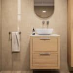 Hangend naturel eiken wastafelmeubel 60 cm met twee lades, vlak front en solid surface waskom