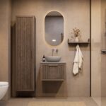 Hangend eiken badkamermeubel 60 cm met één lade en grijs limestone blad met keramische waskom