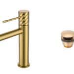 Moderne lage wastafelkraan in geborsteld goud voor een badmeubel met wastafel, geleverd als complete set inclusief bijpassende clickwaste met duurzame PVD-coating. De clickwaste is een handige pop-up afvoer die je eenvoudig opent en sluit door erop t