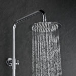 Moderne opbouwdoucheset in chroom met thermostatische douchekraan, hoofddouche van Ø20 cm en handdouche. Verkrijgbaar in 6 kleuren en voorzien van 5 jaar garantie. Kenmerkend voor de Toscana serie is het gedraaide reliëf op de bediening: een subtiel