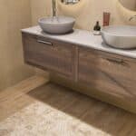 Hangend donker eiken badkamermeubel 160 cm met één lade en grijs limestone blad