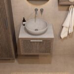 Hangend eiken badkamermeubel 60 cm met één lade en grijs limestone blad met keramische waskom