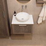 Hangend eiken wastafelmeubel 60 cm met ribbelfront, solid surface blad en ronde witte opbouwwaskom