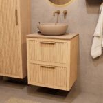 Modern naturel eiken badkamermeubel 60 cm met twee lades en limestone blad met witte waskom