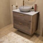 Hangend donker eiken badkamermeubel 80 cm met twee lades en grijs limestone blad