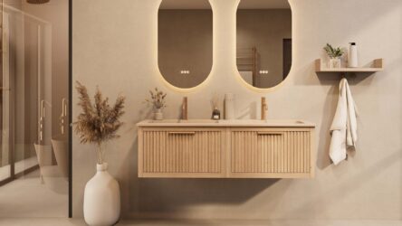 Het Riva badkamermeubel 140 in naturel eiken combineert ambachtelijk vakmanschap met moderne luxe. Gemaakt van massief eiken met ribbelfront, softclose lades en een dubbele mat beige Mineraalsteen wastafel. De wastafel kan met of zonder kraangaten wo