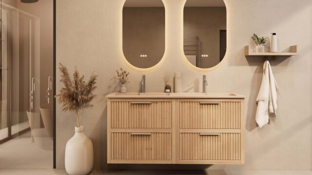 Het Riva badkamermeubel 140 in naturel eiken combineert ambachtelijk vakmanschap met moderne luxe. Gemaakt van massief eiken met ribbelfront, vier softclose lades en een mat beige dubbele Mineraalsteen wastafel. De wastafel kan met of zonder kraangat