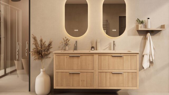 Het Riva badkamermeubel 160 in naturel eiken combineert ambachtelijk vakmanschap met moderne luxe. Gemaakt van massief eiken met ribbelfront, vier softclose lades en een mat beige dubbele Mineraalsteen wastafel. De wastafel kan met of zonder kraangat