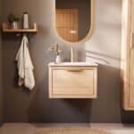 Modern naturel eiken badkamermeubel 60 cm met één lade en mat witte mineraalstenen wastafel