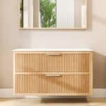 Hangend naturel eiken badkamermeubel 120 cm met ribbelfront, twee lades en solid surface blad met witte waskom