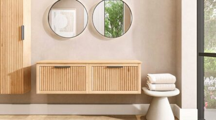 Hangend houten badkamermeubel 140 cm met één lade en naturel eiken blad met witte waskom