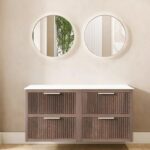 Hangend donker eiken wastafelmeubel 140 cm met ribbelfront, vier lades en solid surface blad met 2 waskommen
