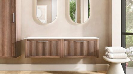 Hangend eiken badmeubel 160 cm met ribbelfront, solid surface blad en twee ronde keramische waskommen