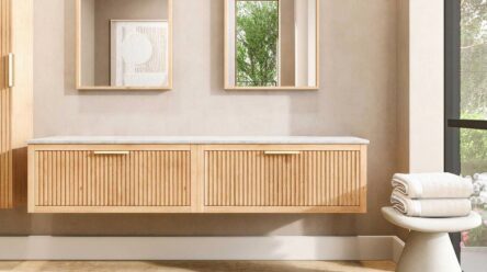 Hangend modern naturel eiken badkamermeubel 200 cm met vlak front, één lade en marmer blad met waskom
