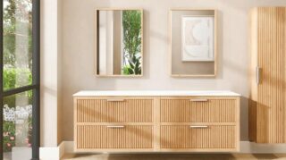 Hangend naturel eiken wastafelmeubel 200 cm met ribbelfront, vier lades en solid surface blad met 2 waskommen