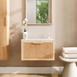 Hangend modern naturel eiken badkamermeubel 70 cm met vlak front, één lade en marmer blad met waskom