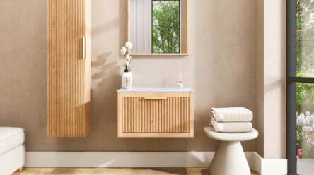 Hangend modern naturel eiken badkamermeubel 70 cm met vlak front, één lade en marmer blad met waskom