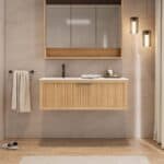 Hangend naturel eiken badkamermeubel 60 cm met één lade en mat beige mineraalstenen wastafel