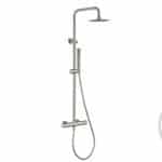 Moderne opbouwdoucheset in geborsteld nikkel, thermostatische douchekraan en hoofddouche van Ø20 cm. Inclusief verstelbare handdouche. Verkrijgbaar in 6 kleuren en 5 jaar garantie.