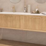 Hangend naturel eiken badkamermeubel 120 cm met één lade en dubbele mat beige mineraalstenen wastafel