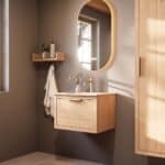 Modern naturel eiken badkamermeubel 60 cm met één lade en mat witte mineraalstenen wastafel