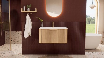 Rond hangend naturel eiken badkamermeubel 80 cm met groevenfront en mat witte solid surface wastafel