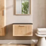 Eiken wastafelmeubel 70 cm met ribbelfront, granieten blad en ronde keramische waskom, hangend