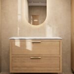 Hangend donker eiken badkamermeubel 70 cm met dubbele lade en limestone blad met witte waskom