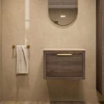 Hangend naturel eiken badkamermeubel 60 cm met één lade en beige limestone wastafel