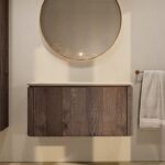 Rond hangend donker eiken badkamermeubel 100 cm met afgeronde hoeken en mat beige blad met witte waskom