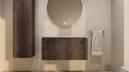 Rond hangend donker eiken badkamermeubel 100 cm met afgeronde hoeken, groevenfront en grijs blad