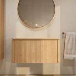 Rond hangend naturel eiken badkamermeubel 100 cm met afgeronde hoeken en eiken blad met witte waskom