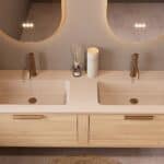 Hangend naturel eiken badkamermeubel 160 cm met één lade en Mat Beige mineraalstenen wastafel
