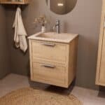 Modern naturel eiken badkamermeubel 60 cm met twee lades en Mat Beige mineraalstenen wastafel