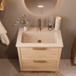 Modern naturel eiken badkamermeubel 70 cm met twee lades en Mat Beige mineraalstenen wastafel