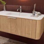 Rond naturel eiken wastafelmeubel 120 cm met groevenfront en mat witte solid surface wastafel