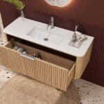 Rond naturel eiken wastafelmeubel 120 cm met groevenfront en mat witte solid surface wastafel