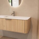 Rond naturel eiken wastafelmeubel 120 cm met vlak front en mat witte solid surface wastafel