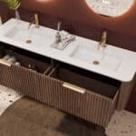 Rond hangend donker eiken badkamermeubel 160 cm met groevenfront en dubbele mat witte solid surface wastafel