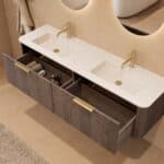 Rond hangend donker eiken badkamermeubel 160 cm met vlak front en dubbele mat witte solid surface wastafel