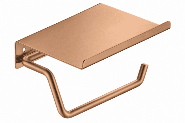 Strakke toiletrolhouder met planchet uit de Grav serie, uitgevoerd in geborsteld koper met duurzame PVD-coating. Het planchet bedekt het toiletpapier en biedt ruimte om kleine accessoires op te plaatsen. Voor wandmontage. De afwerking sluit exact aan