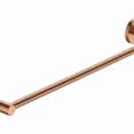 Strakke handdoekstang van 50 cm uit de Grav serie, uitgevoerd in geborsteld koper met duurzame PVD-coating. Ideaal voor het ophangen van handdoeken in de badkamer. Voor wandmontage. De afwerking sluit exact aan bij de geborsteld koperen PVD-afwerking