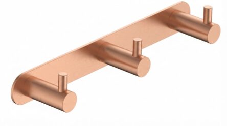 Strakke handdoekhaak met 3 haken uit de Grav serie, uitgevoerd in geborsteld koper met duurzame PVD-coating. Geschikt voor het ophangen van meerdere handdoeken of badjassen. Voor wandmontage. De afwerking sluit exact aan bij de geborsteld koperen PVD