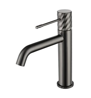 Stijlvolle lage wastafelkraan in black gun metal, ontworpen voor gebruik bij een badmeubel met wastafel. Voorzien van een duurzame PVD-coating, 5 jaar garantie en verkrijgbaar in 6 kleuren. Kenmerkend voor de Toscana serie is het gedraaide reliëf op